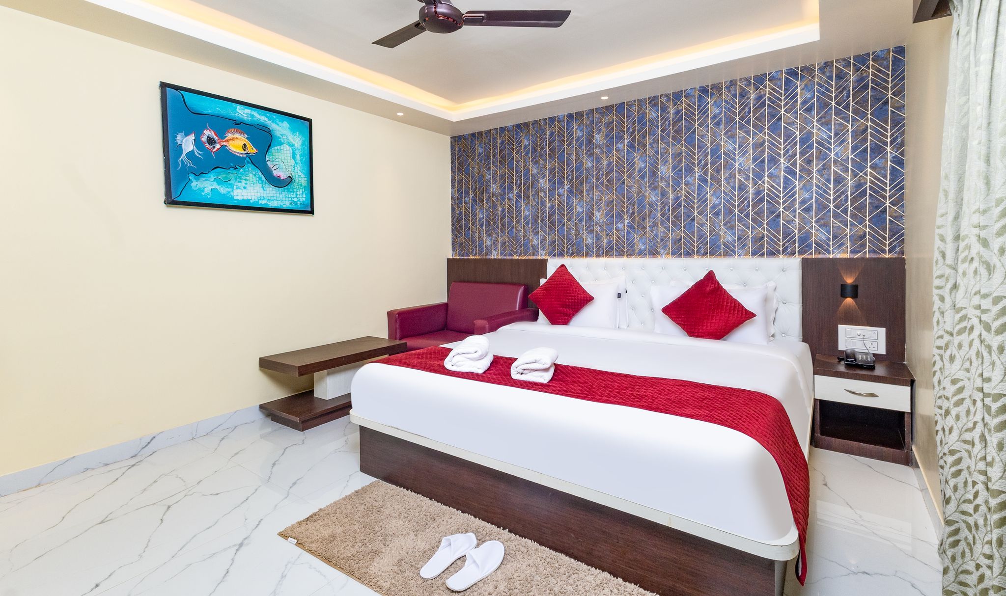YASHSHREE BANGLA QUEEN Deluxe Room