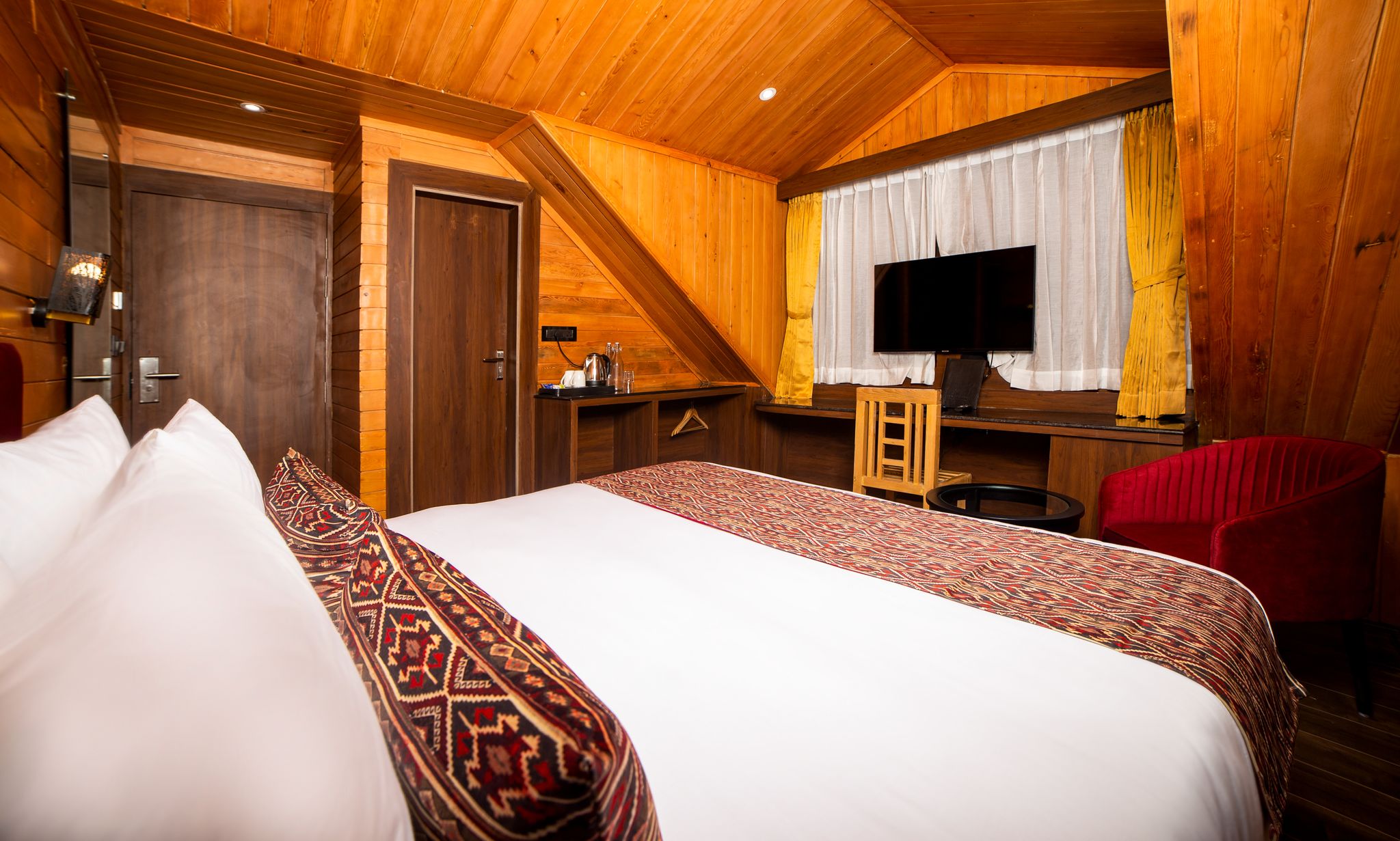 Yashshree Lachen Standard Room 4