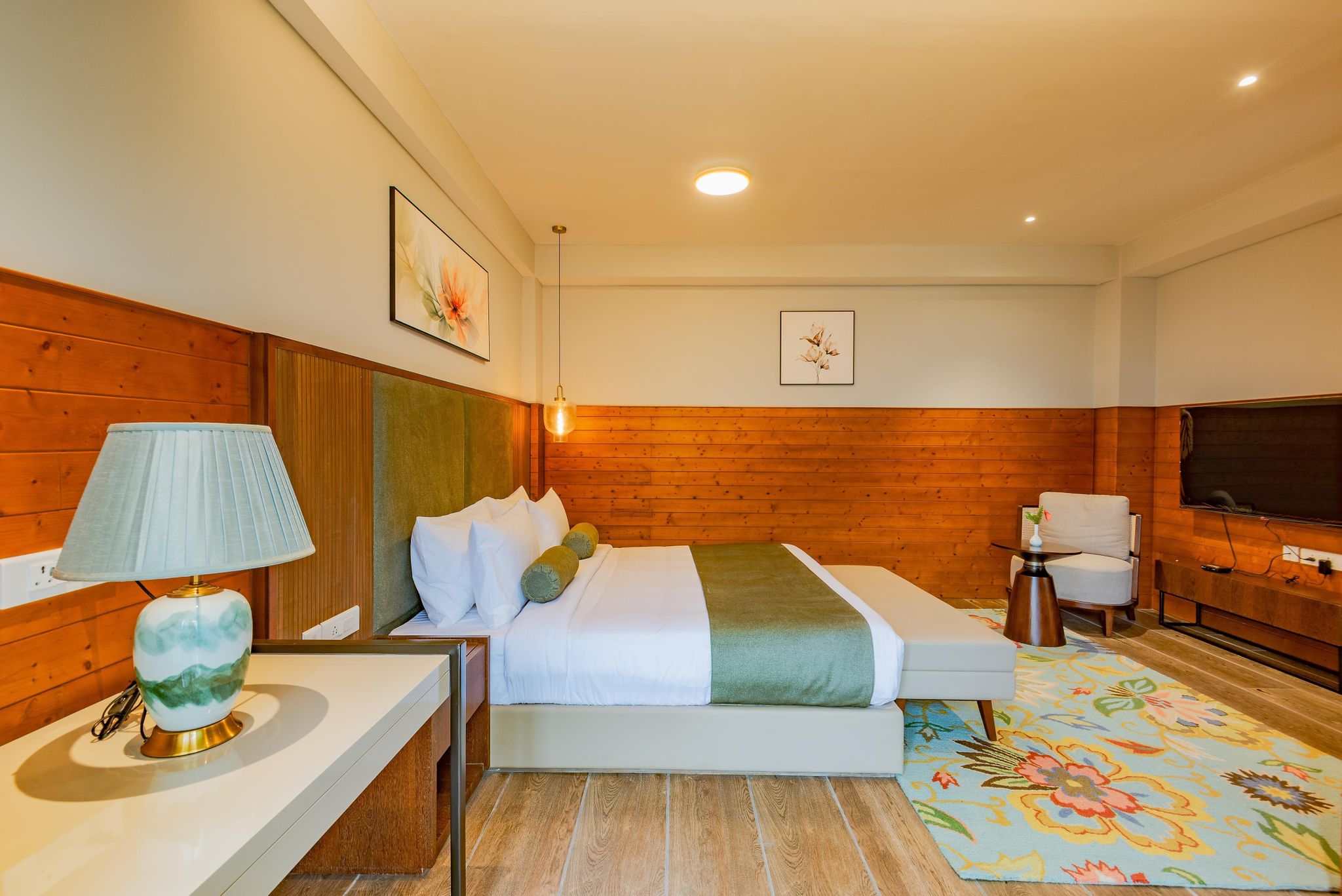 Luxury Suite View Room with Balcony