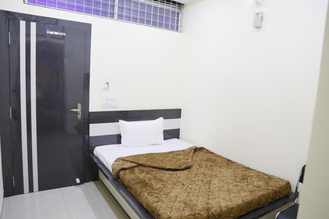 Single Deluxe NON AC