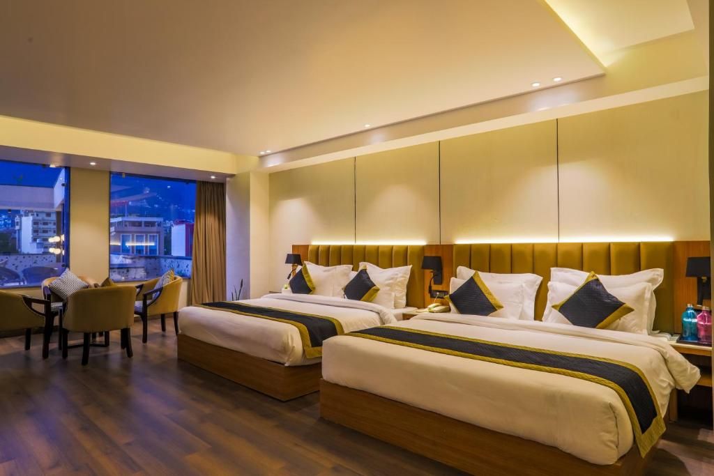 Executive One Family Room