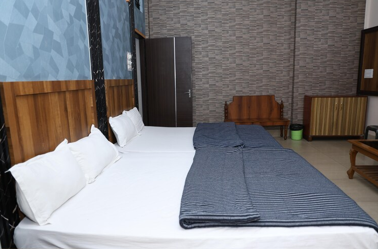 Classic Quad Family Room