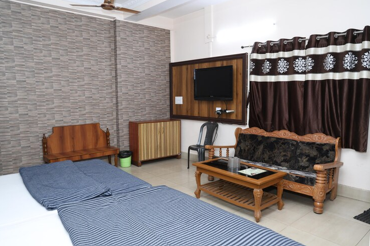 Classic Quad Family Room