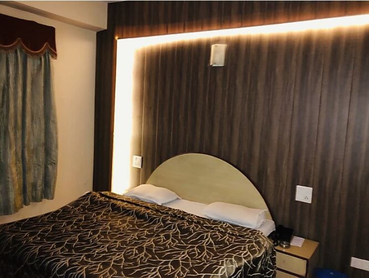 Hotel Yatrika Deluxe Room