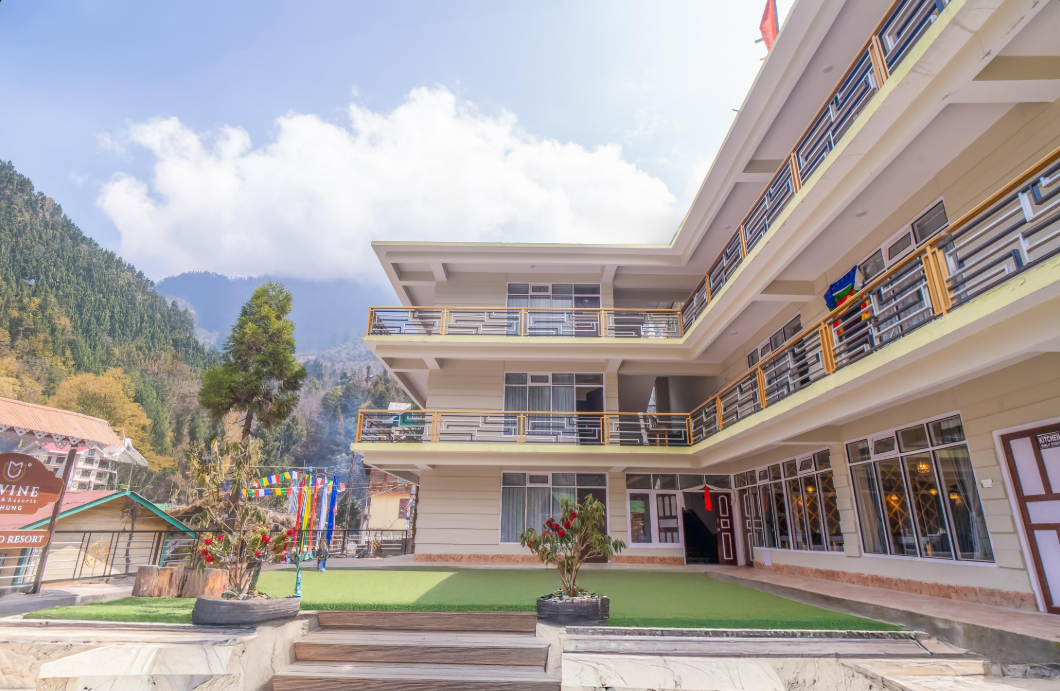 Divine Brookyard Resort