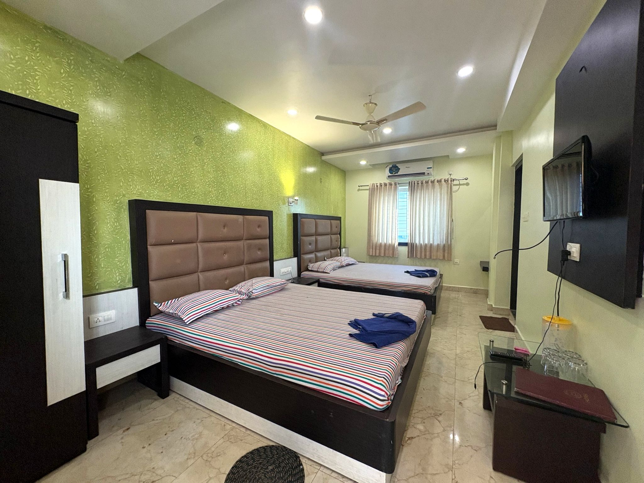 Deluxe Four Bedroom AC