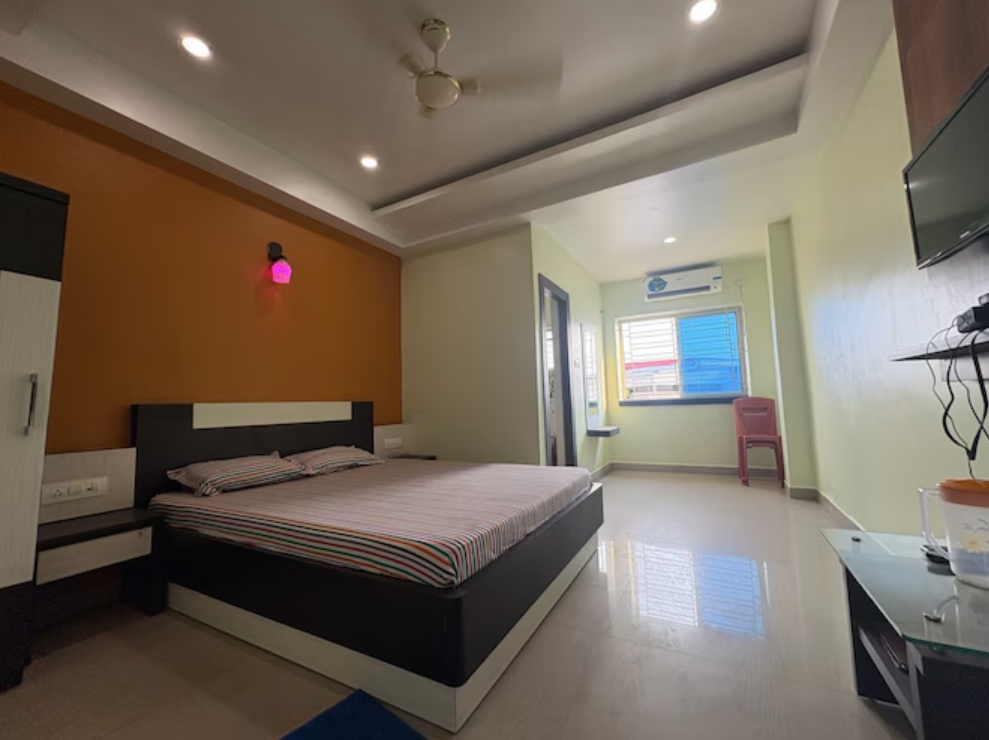 Deluxe Double Bedroom AC