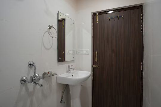 Hotel Ganga Niwas Deluxe Room 4