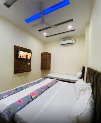 Deluxe room with extra bed