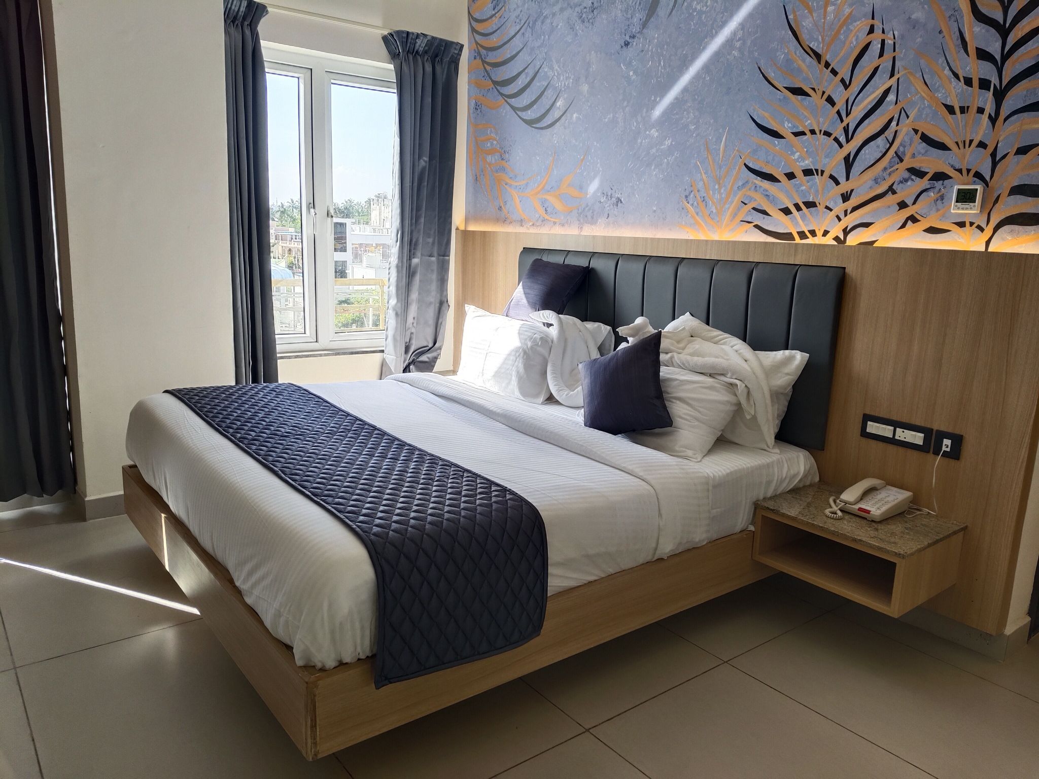 Hotel Tamizh Grand Standard Room 4