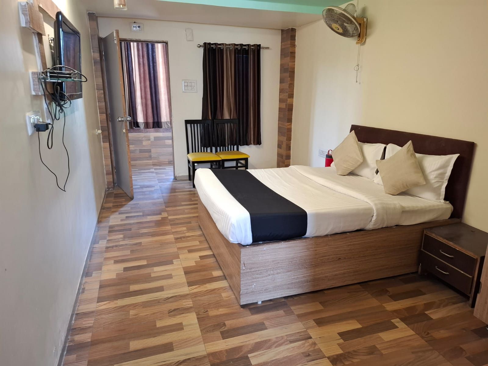 Deluxe Double Bed Room