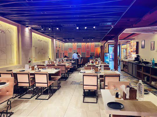 Food & Dining