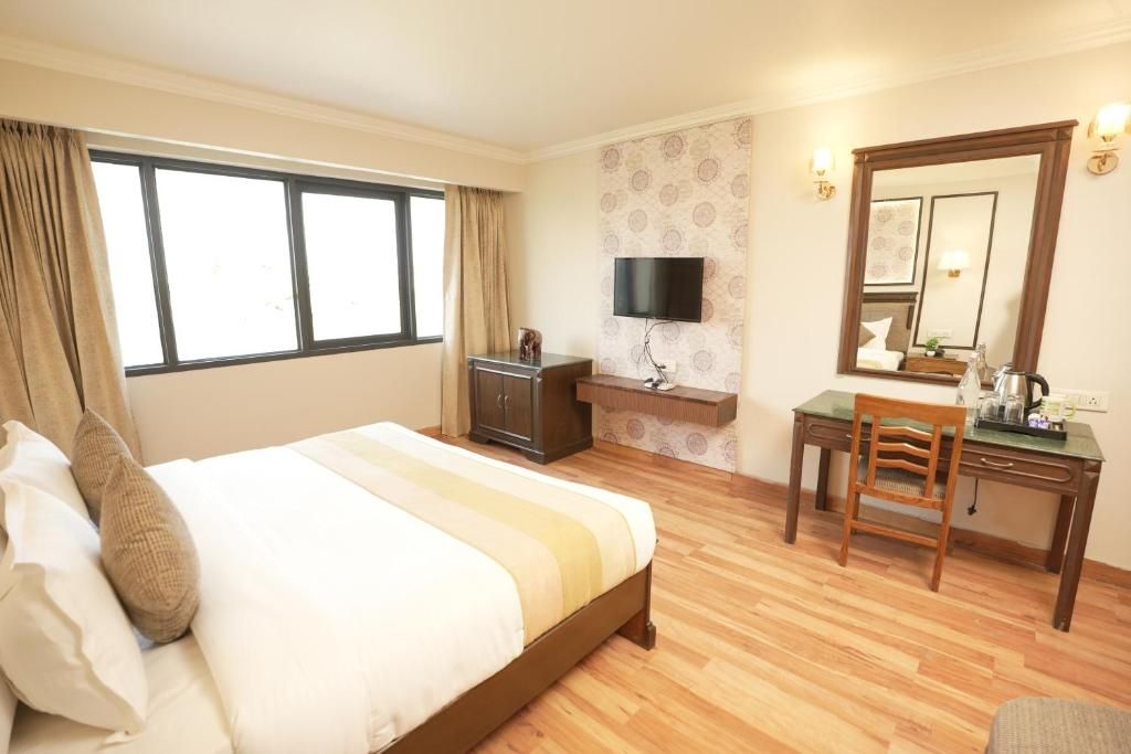 One Earth Central Park Executive King Room 2