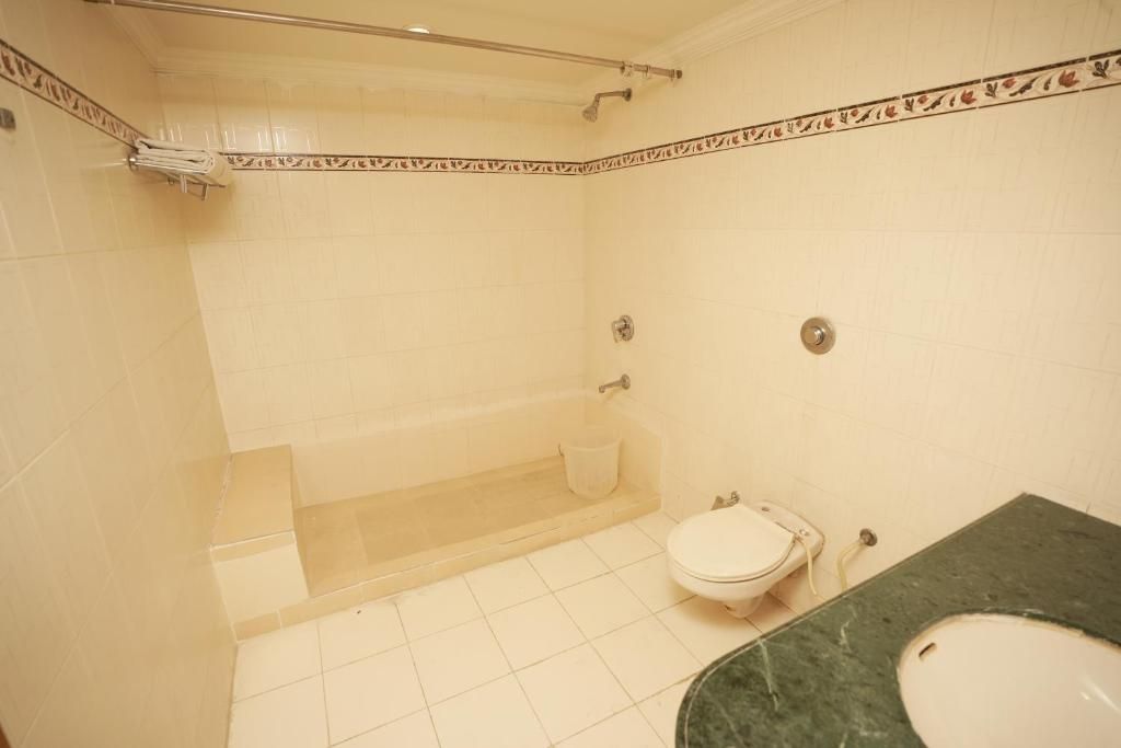 One Earth Central Park Executive King Room 4