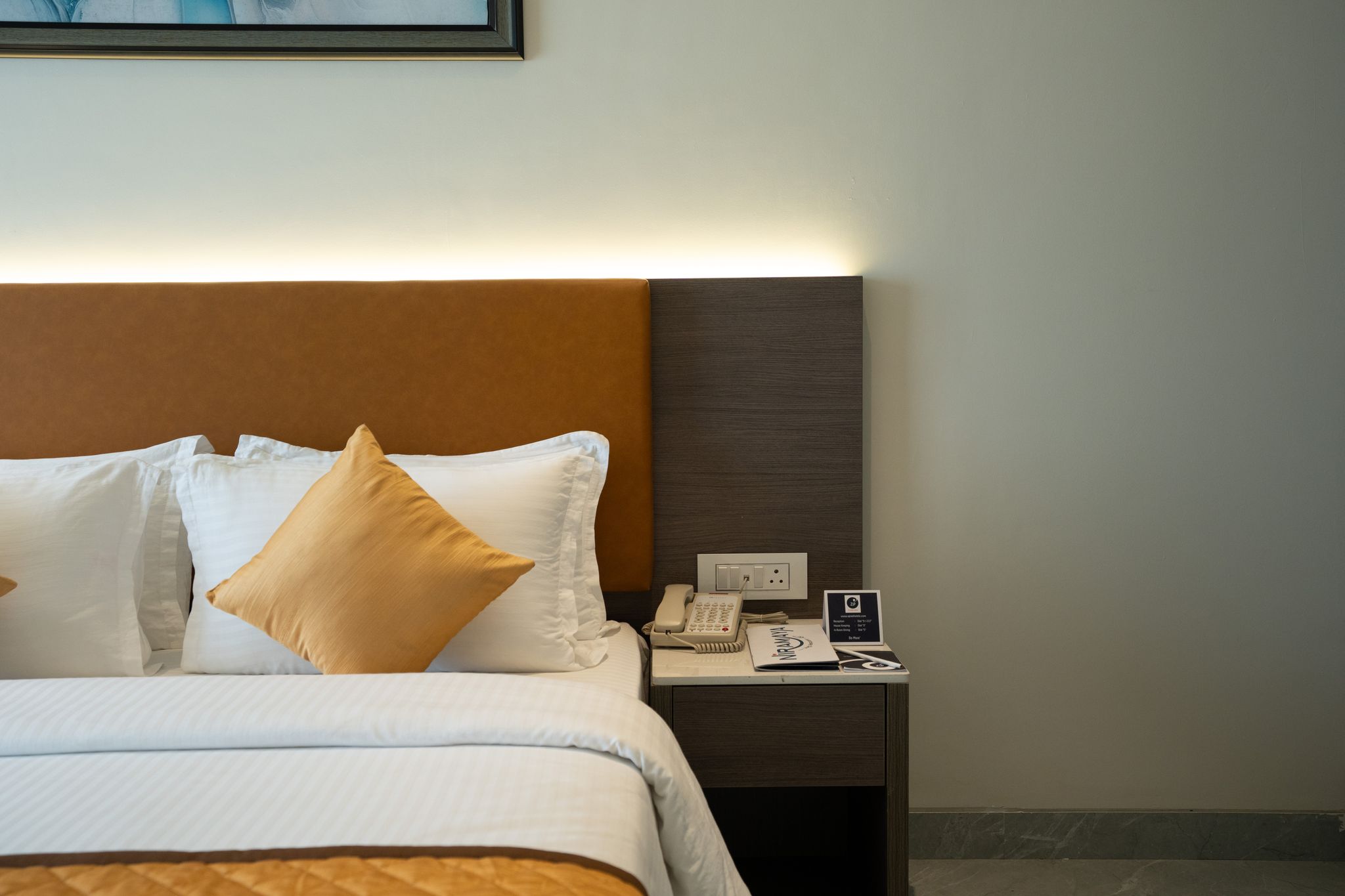Zip By Spree Hotels Pandharpur Deluxe King Room 2