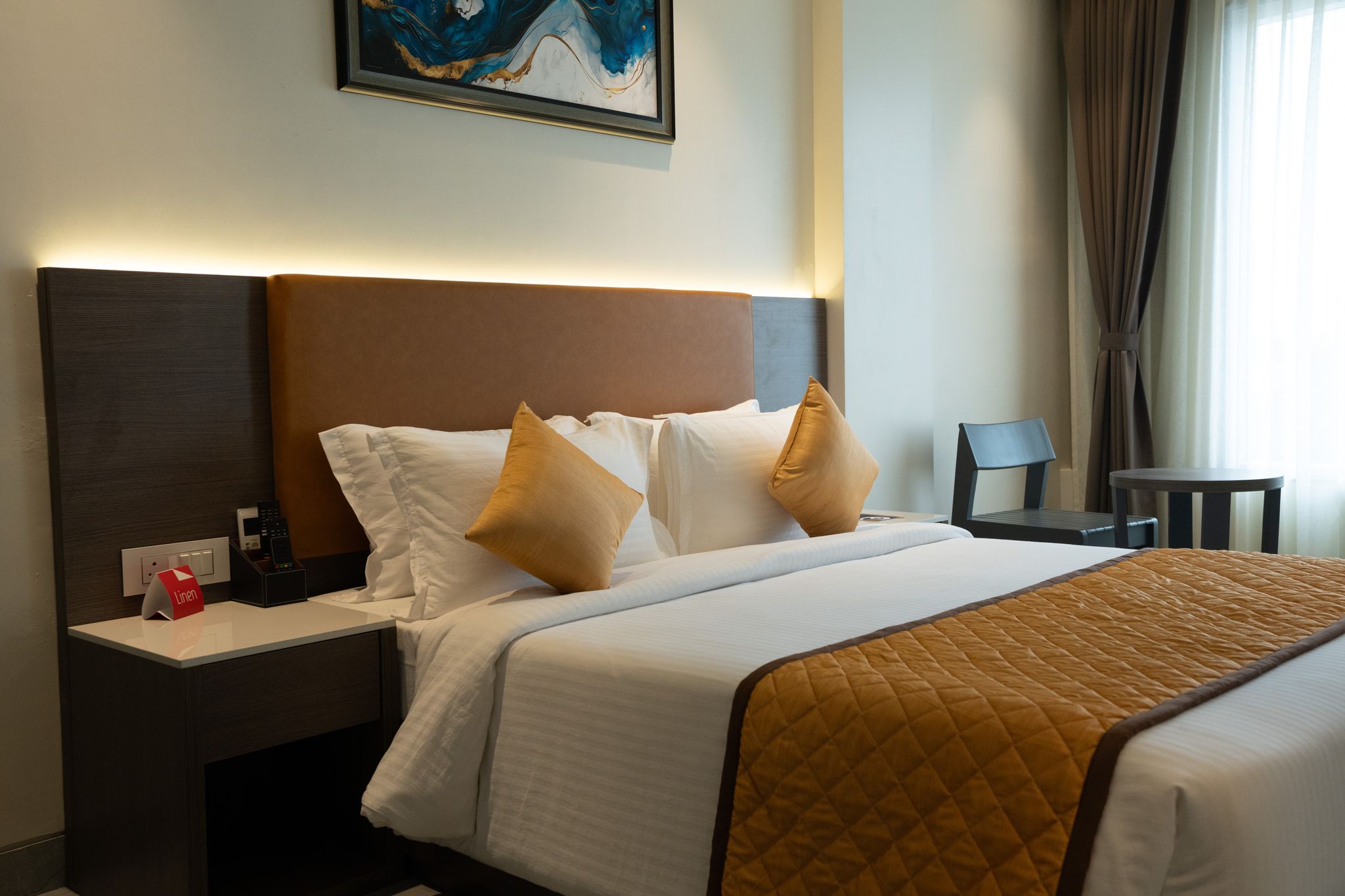 Zip By Spree Hotels Pandharpur Deluxe King Room 4