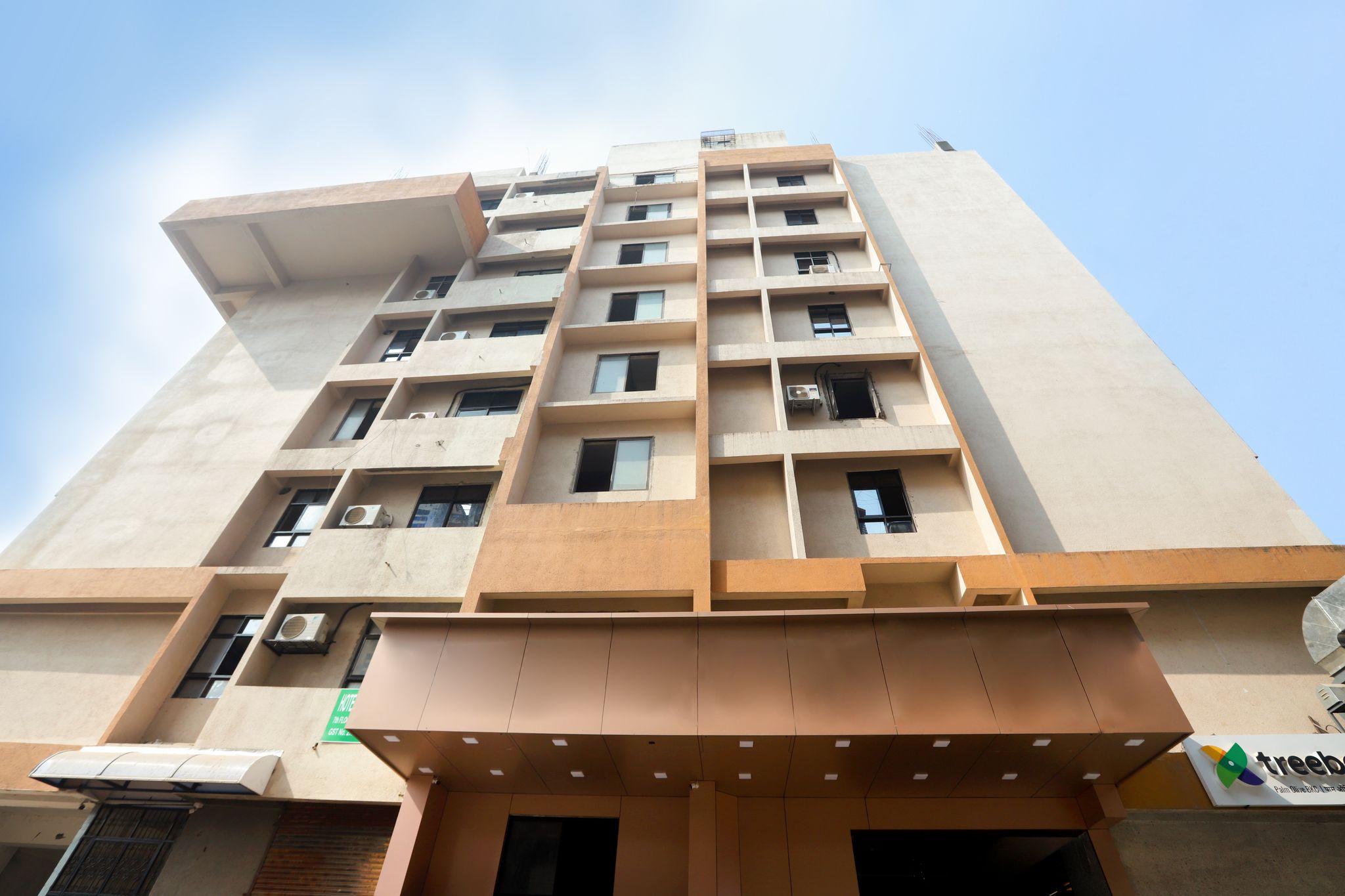 Hotel BKC Minerva - Near Trade Centre