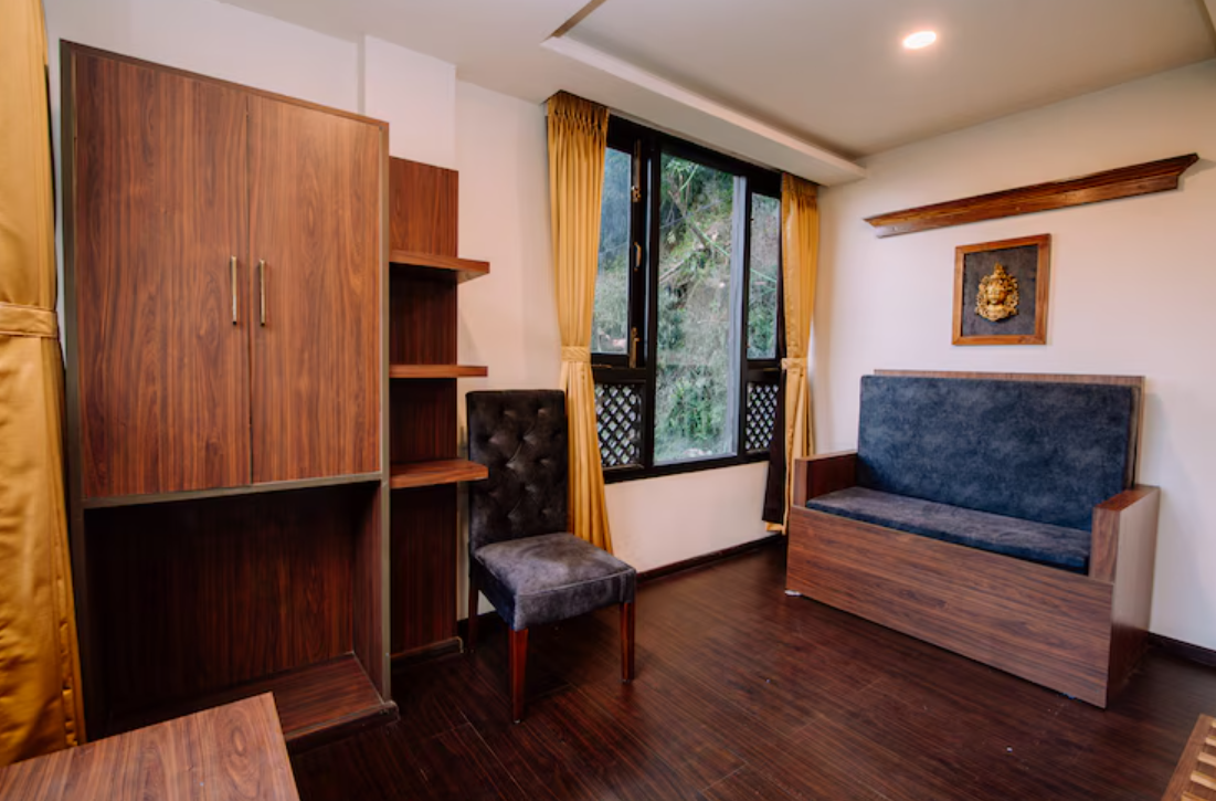 Suite Room - Queen Bed - Valley View 