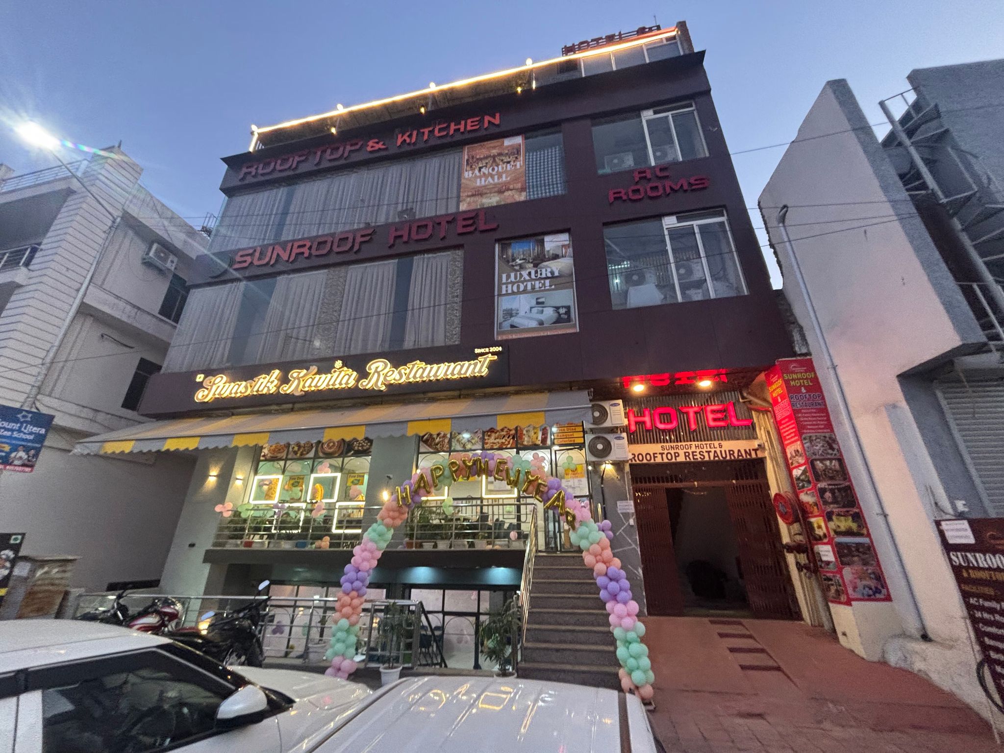 Sunroof Hotel And RoofTop