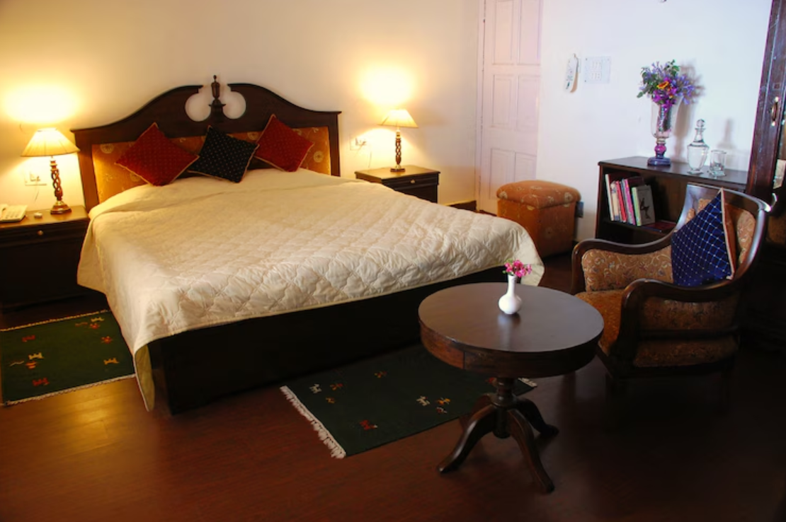 Mountain View Hideaway Room 
