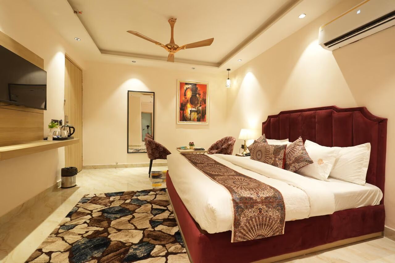 SUPER DELUXE TRIPLE BED ROOM