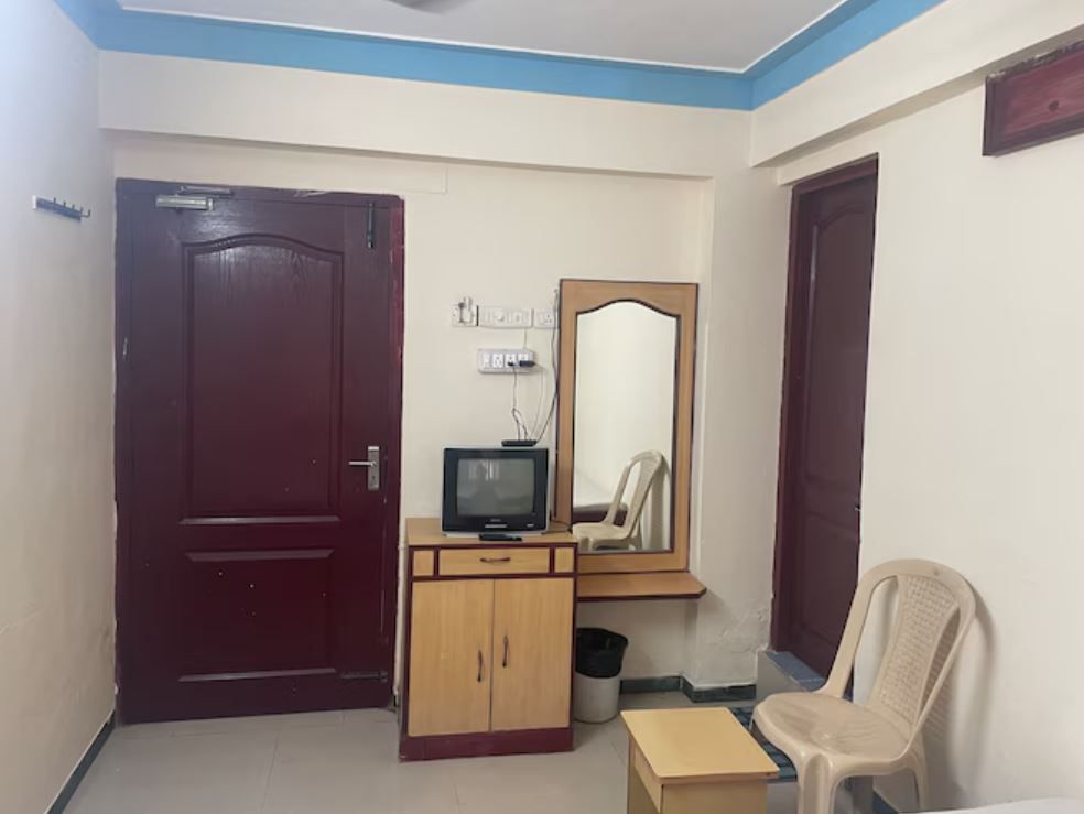 Hotel Aishwarya Rest Standard room 3