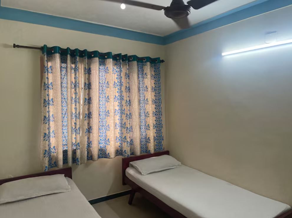 Hotel Aishwarya Rest Standard room 2