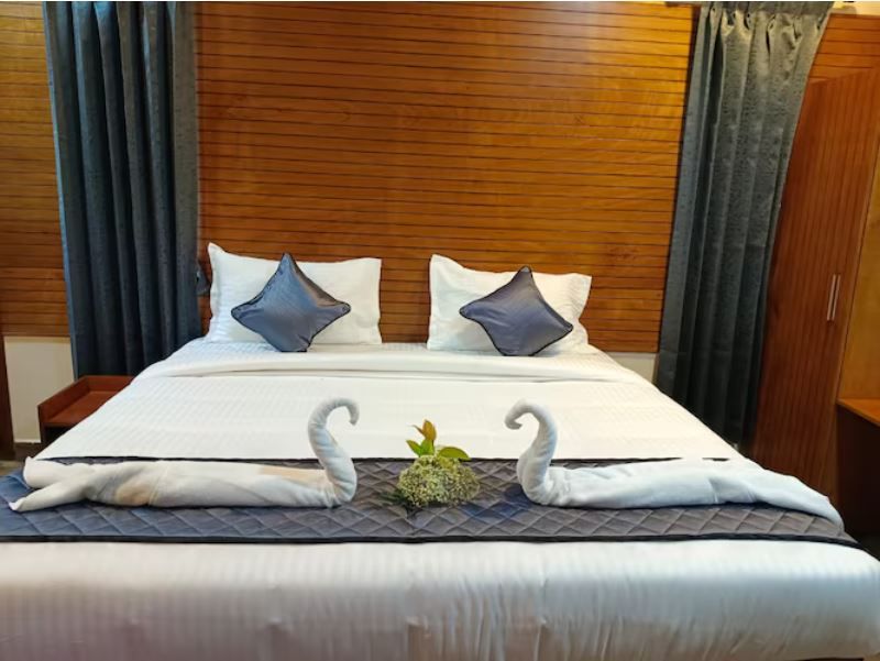 DELUXE ROOM WITH BALCONY VIEW