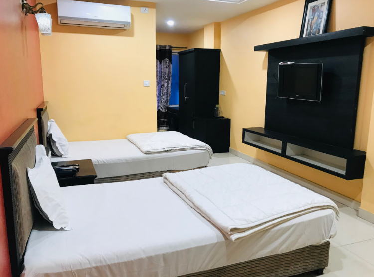 Hotel SRI ANNAMALIAYAR RESIDENCY STANDARD TWIN ROOM A/C 2