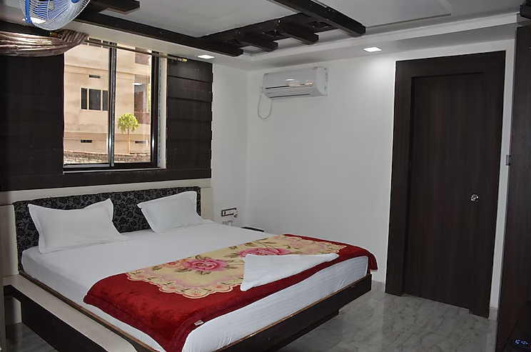 Deluxe Double AC Room
