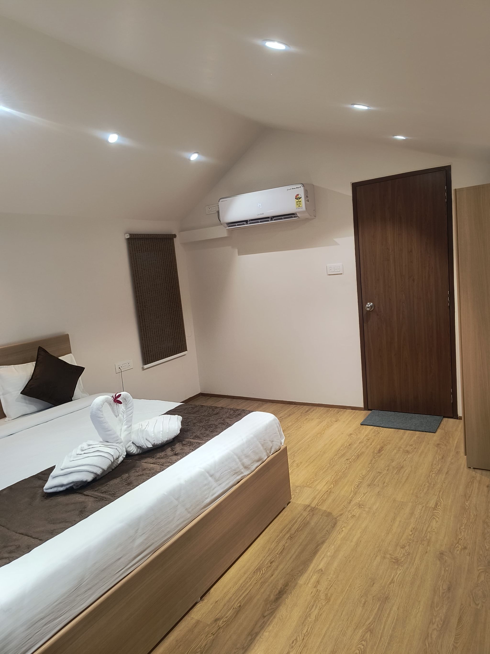 Navjivan Resort, Rajpipla Deluxe Room with Air Conditioning 3