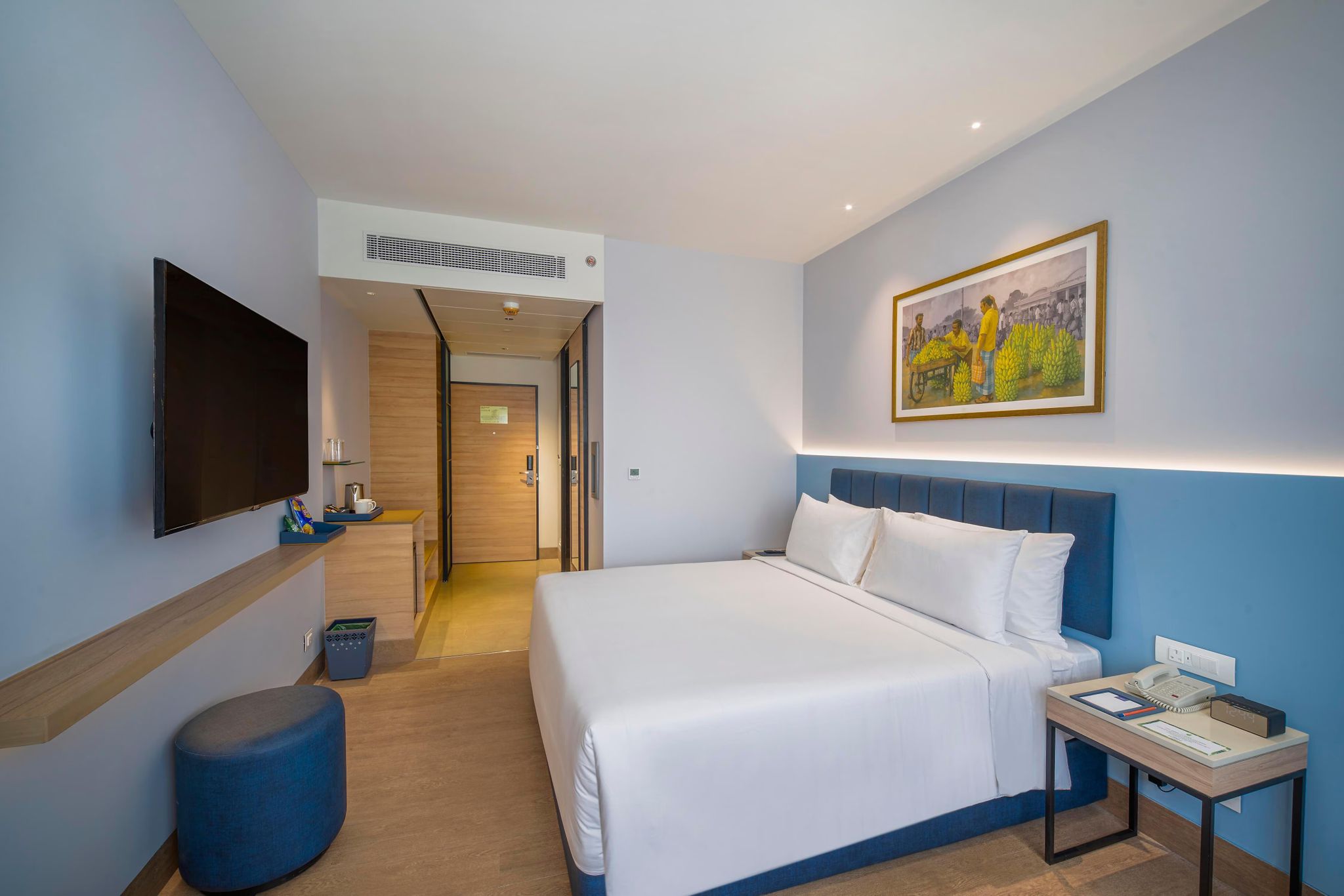 Comfort Hotel Deluxe Room 7