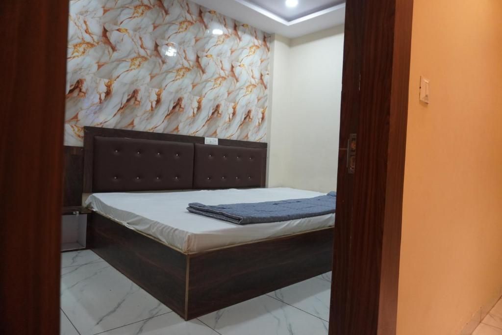 Hotel Shreenath INN Standard Non AC Room 3