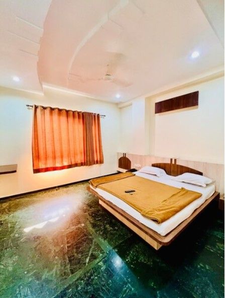 Hotel Three G Double Bed Non AC 4