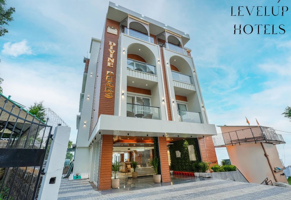 White Panda Hotels Divine Peak