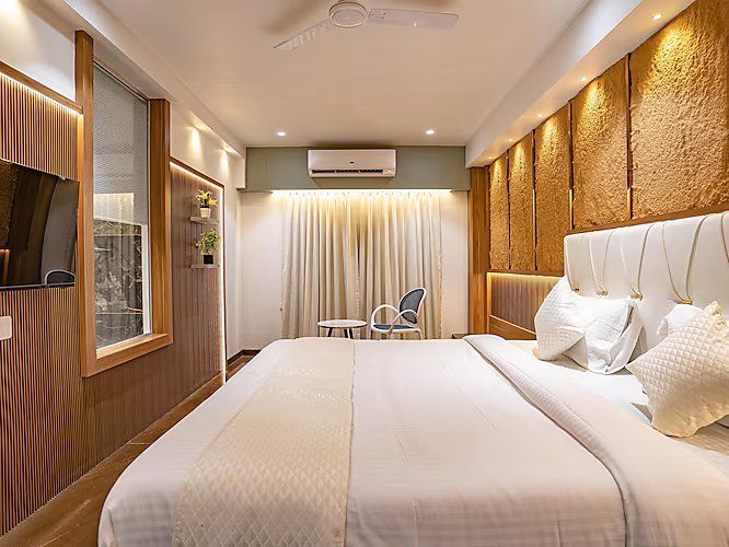 Suite Room with Bathtub