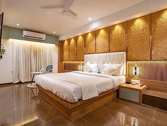 Suite Room with Bathtub