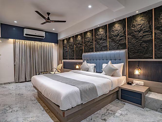 Suite Room with Bathtub