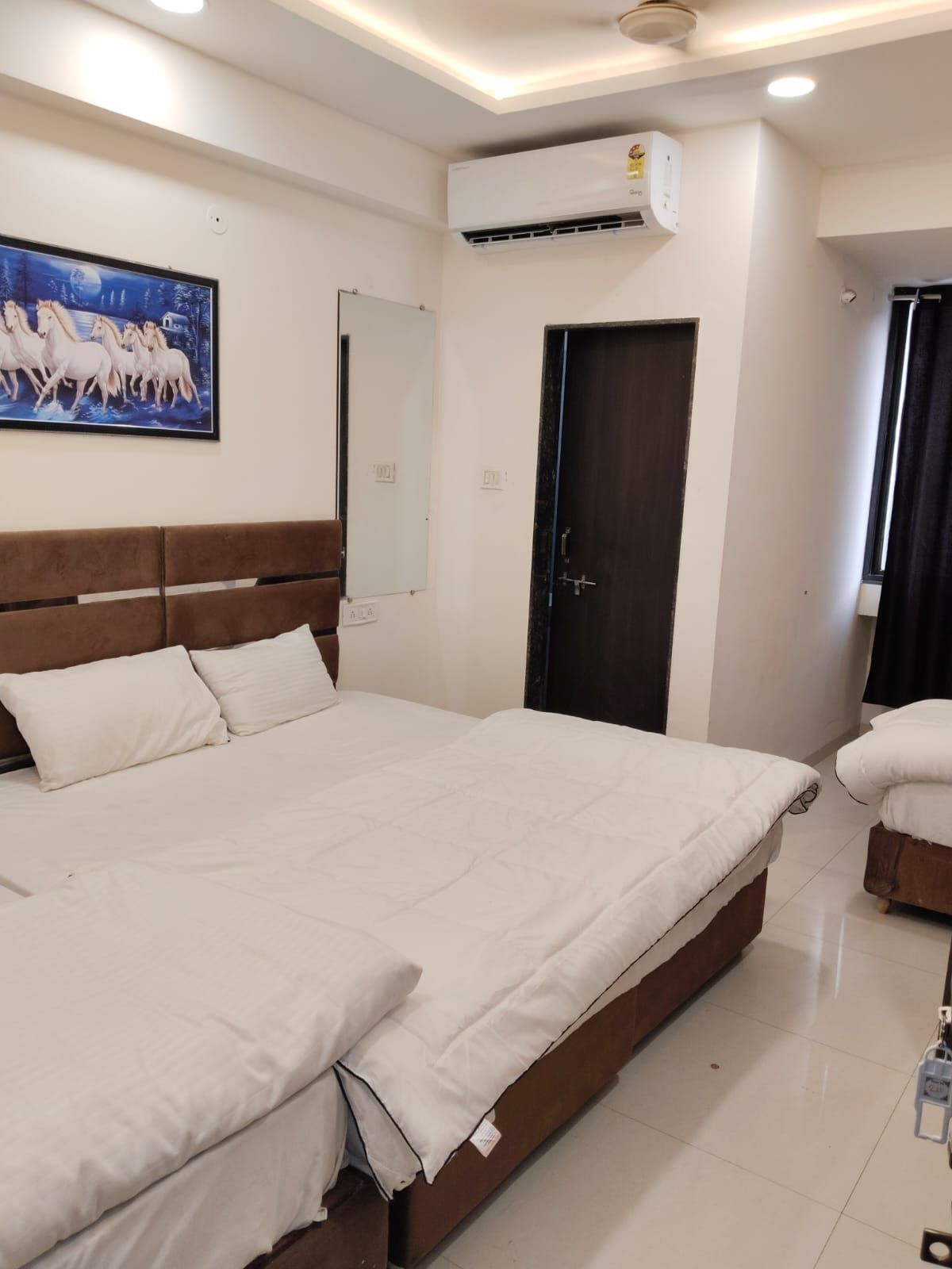 4 Bed Family Suit Suite Room