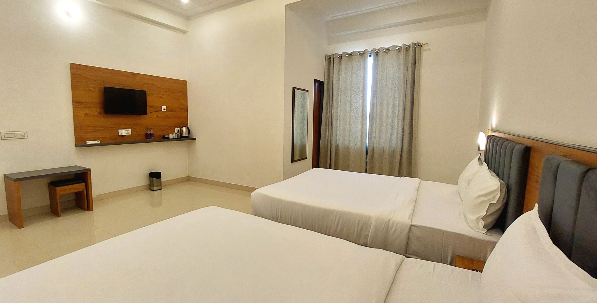 Shri Ram Portico Deluxe Double Room 3
