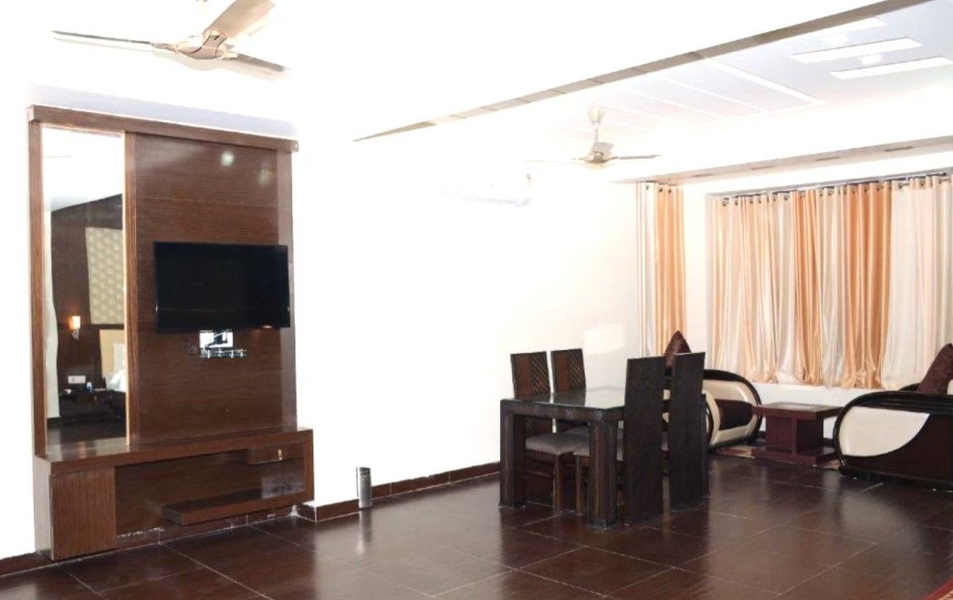 THE VAISHNAVI Executive Twin Room 2