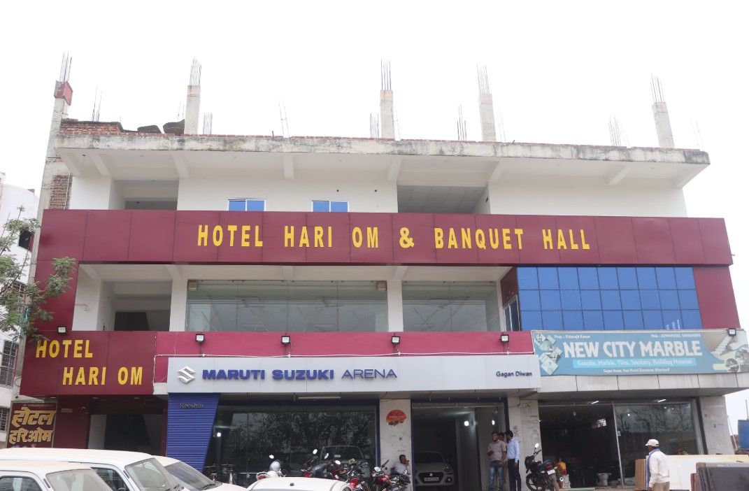 Hotel Hari Om & Banquet Hall