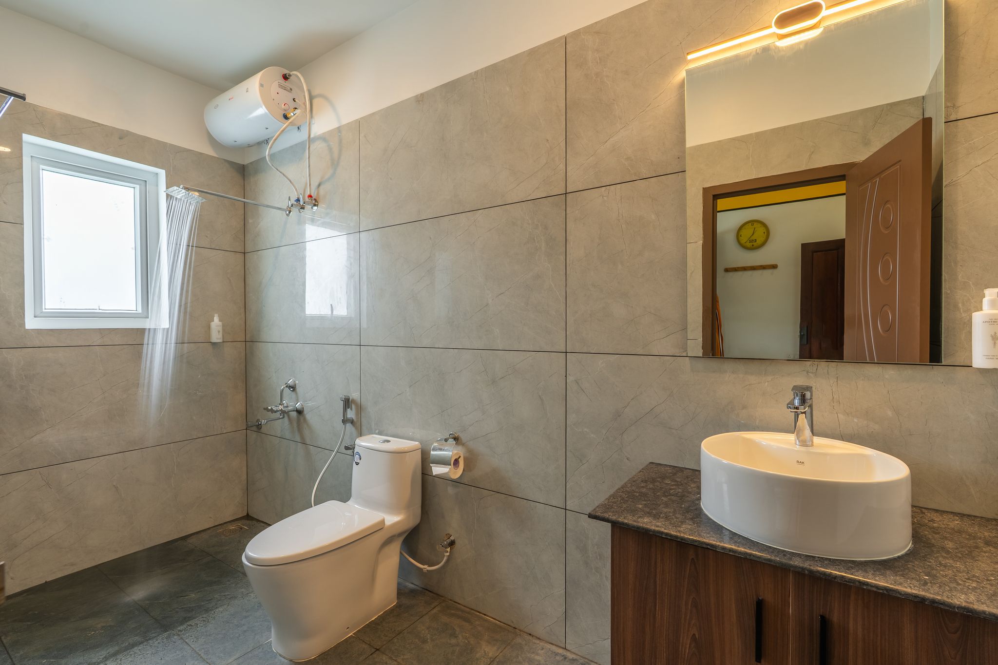 Bed in 6 Bed Mixed Dormitory with Balcony and Valley View