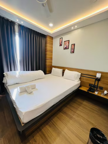 DELUXE ROOM WITH BALCONY