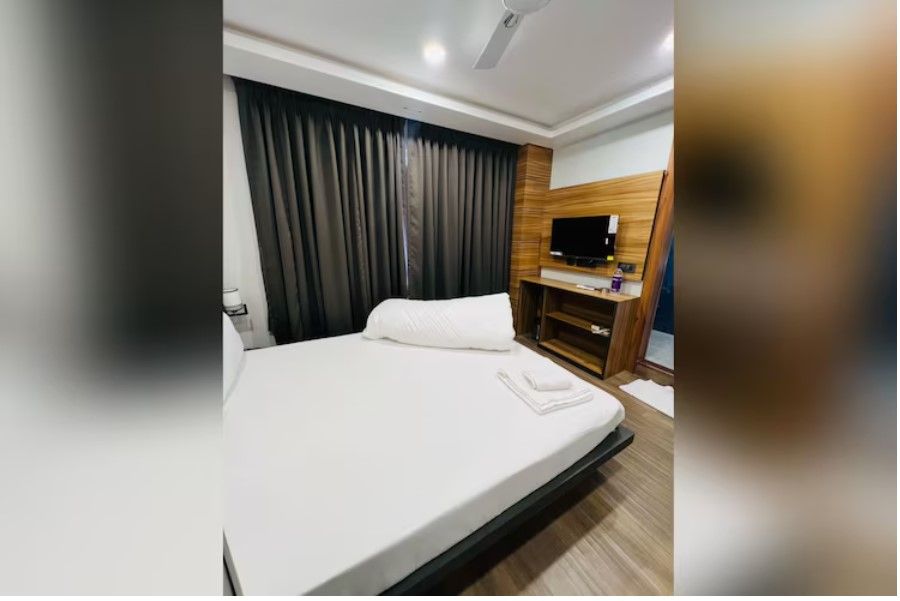 HOTEL ROYAL VANILLA AND BANQUET BUDGET DOUBLE ROOM 2