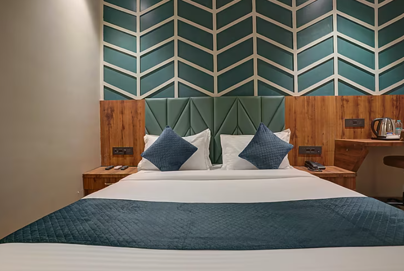 Hotel Starville Deluxe Room 2