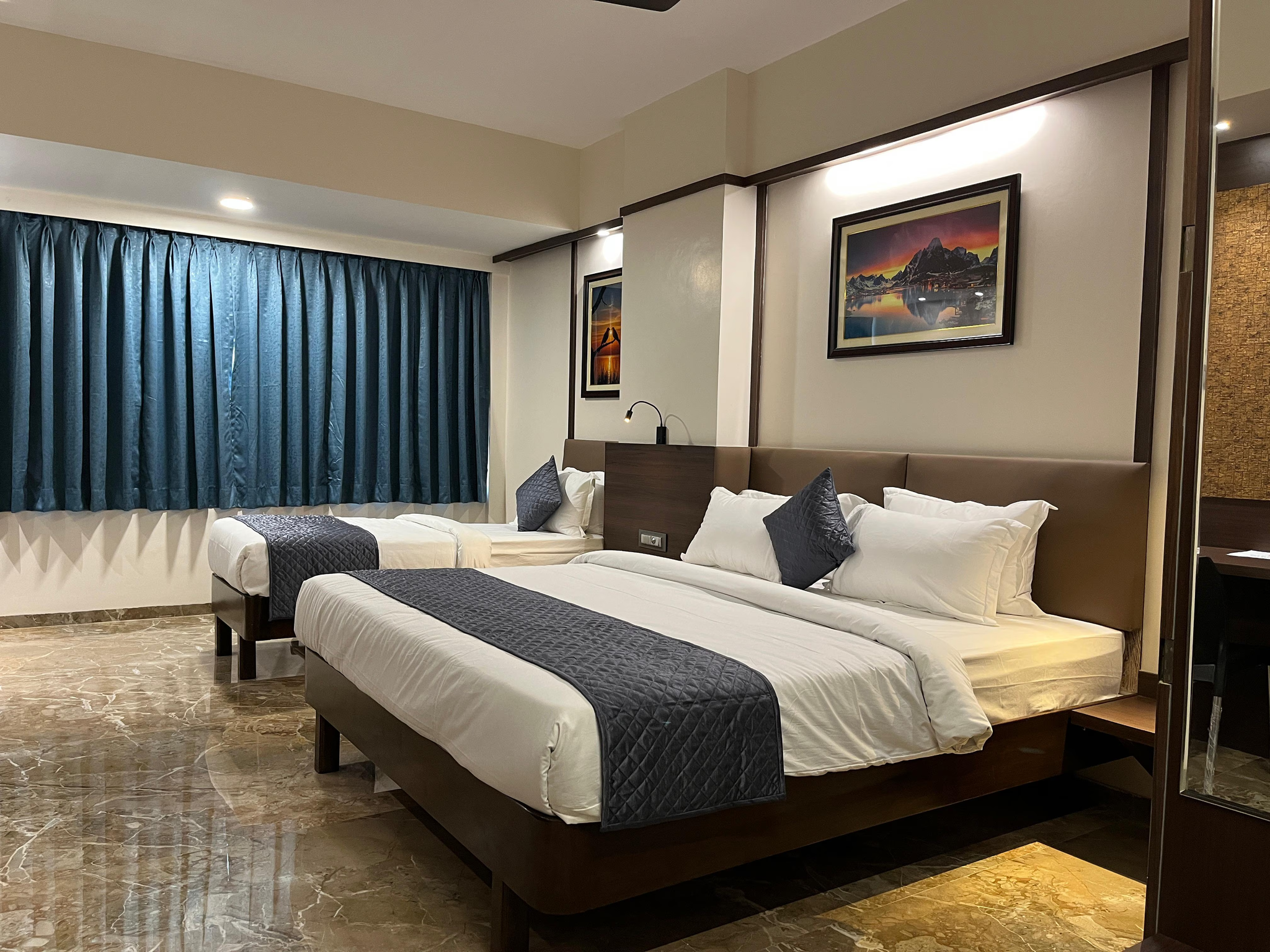 Kuber Suites Varuna Studio 8
