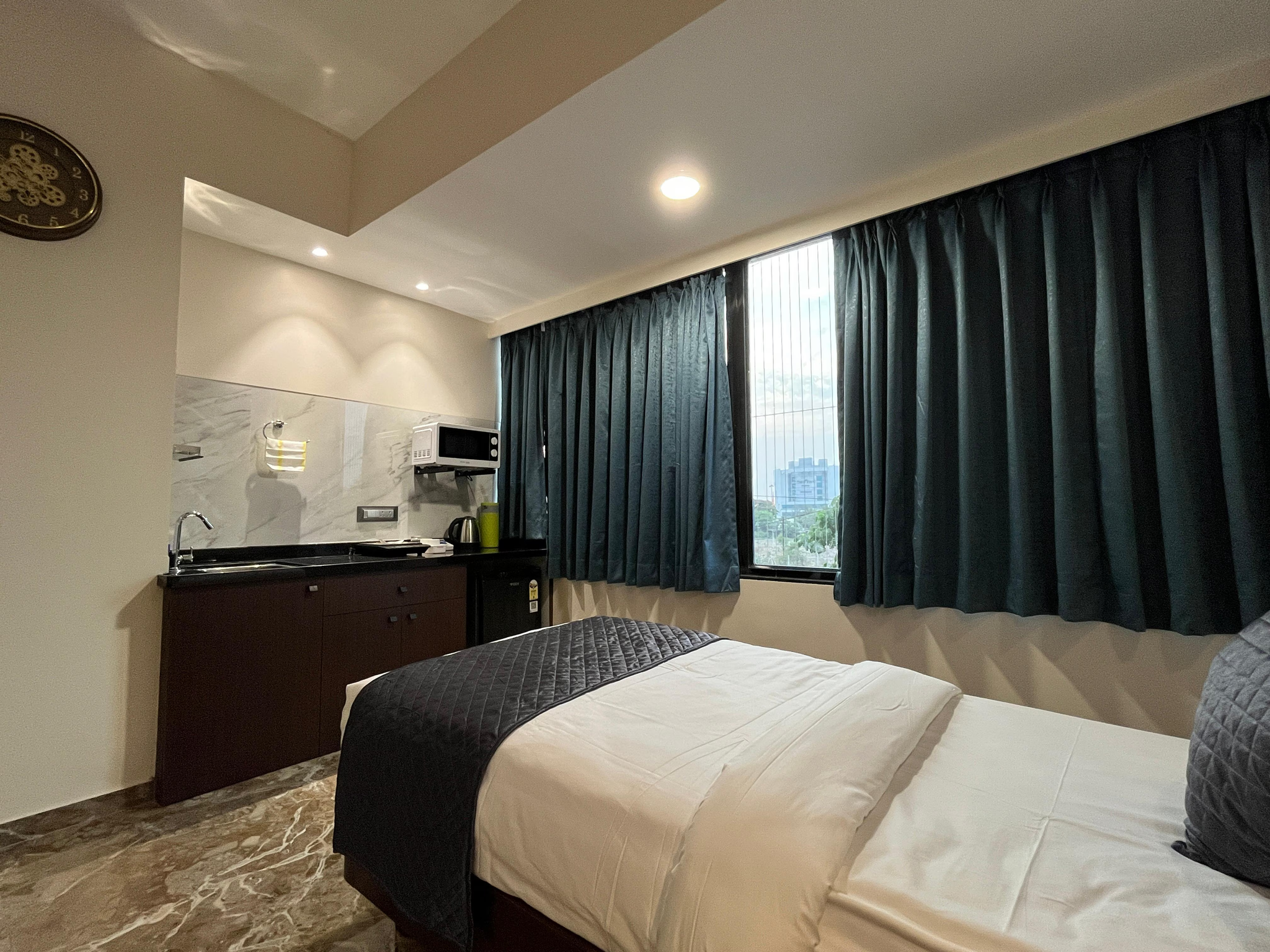 Kuber Suites Varuna Studio 10