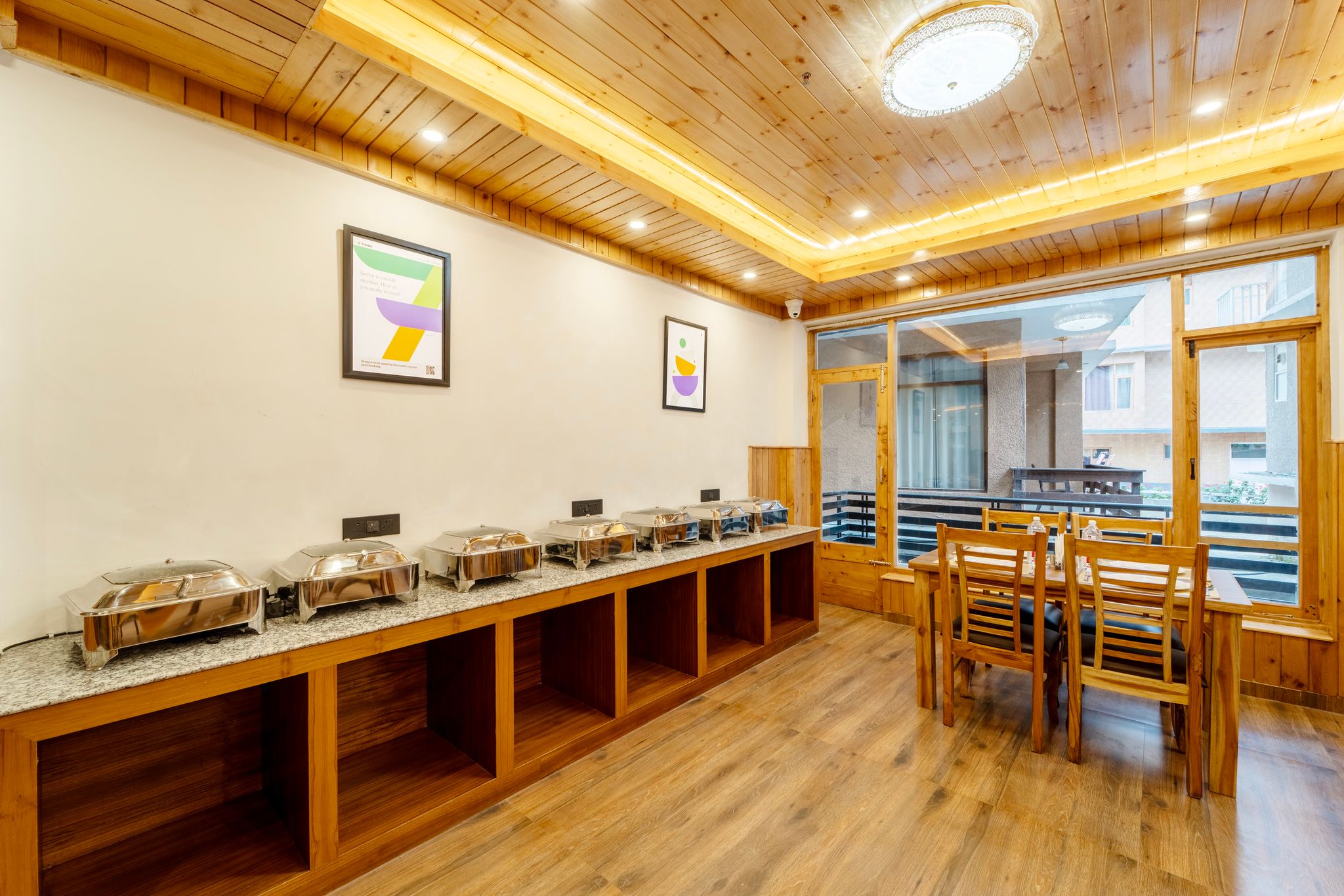 Food & Dining