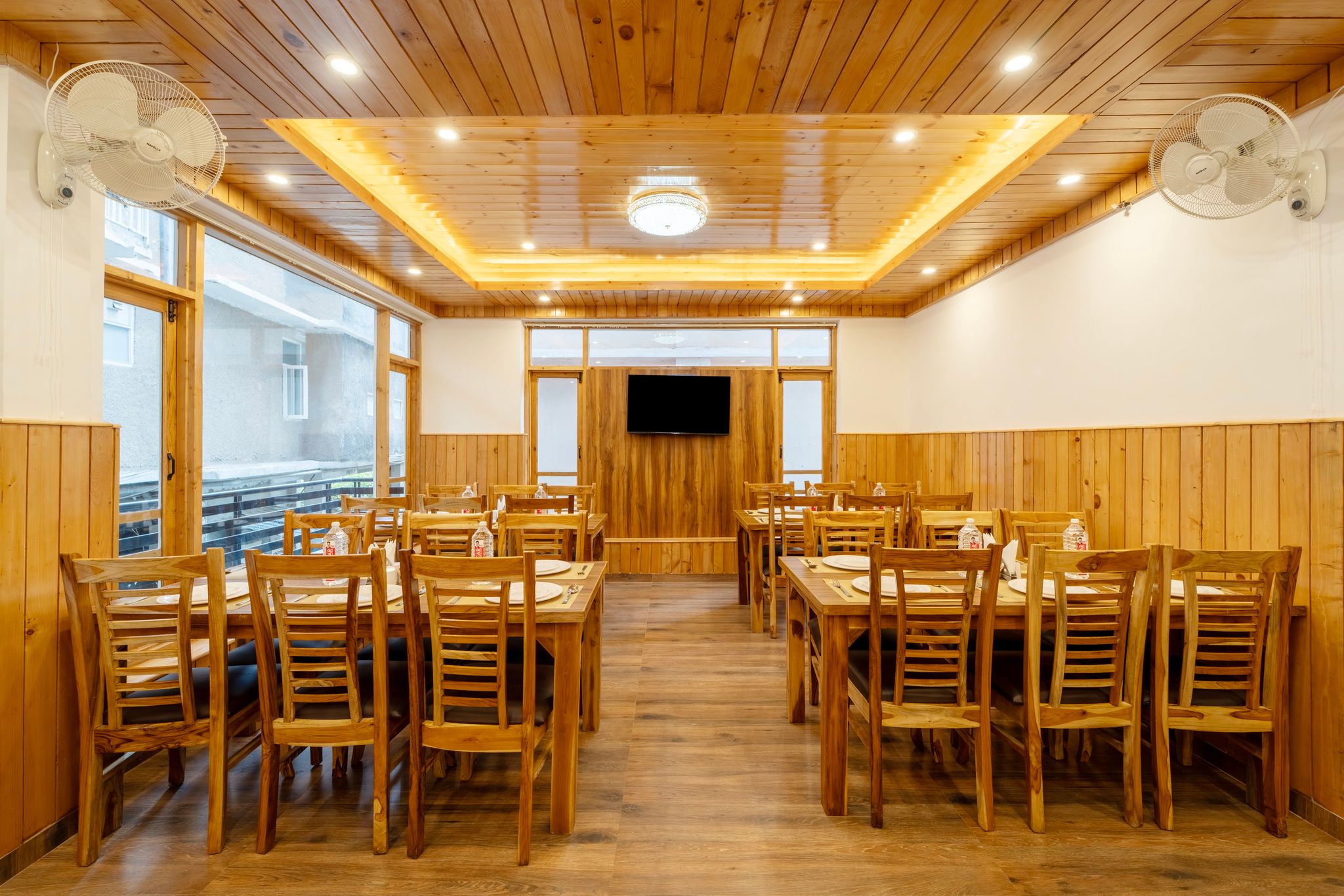 Food & Dining